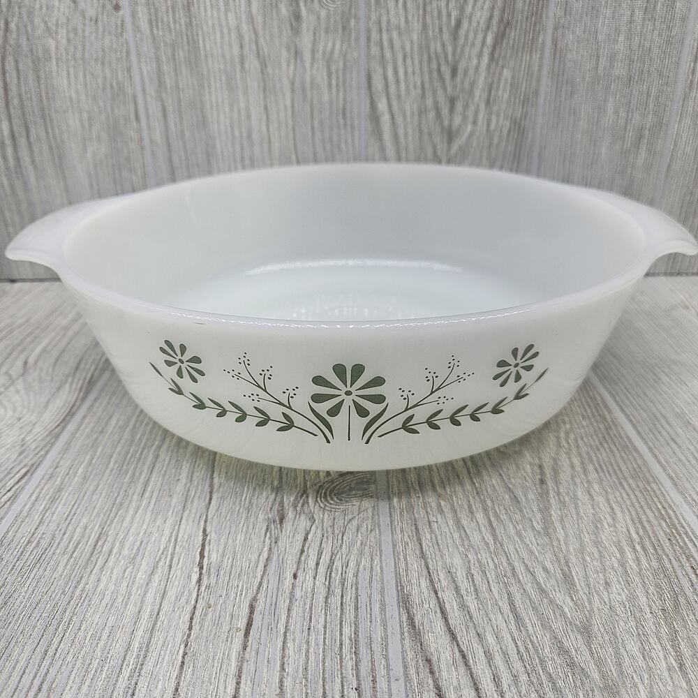 Vintage Pyrex Casserole Dish Green Daisy‎ 474-B 1.5 Quart Opal White Made USA